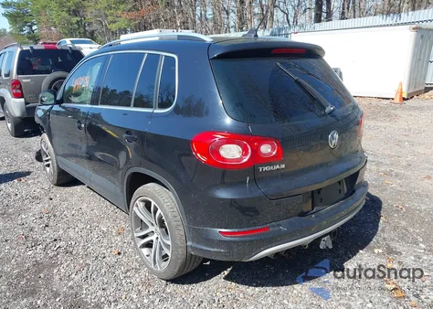 2011 Volkswagen Tiguan Sel z USA, uszkodzony, nr VIN WVGBV7AX7BW557398